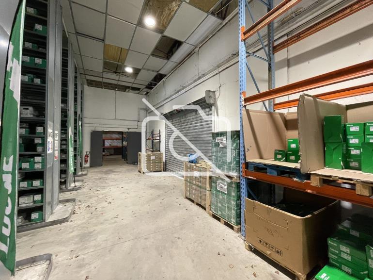 Entrepôt à vendre à Bazainville - 1 000 m²