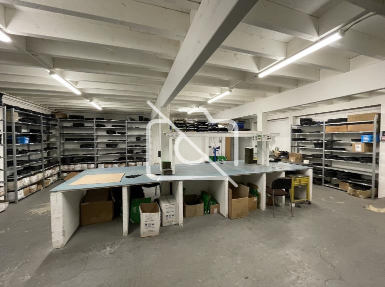 Entrepôt à vendre à Bazainville - 1 000 m²