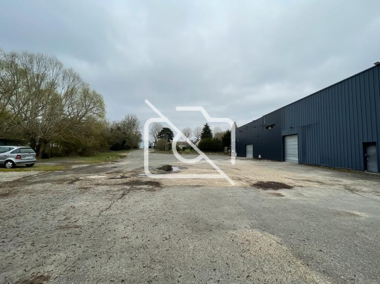 Entrepôt à vendre à Bazainville - 1 000 m²