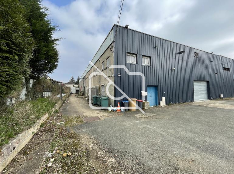 Entrepôt à vendre à Bazainville - 1 000 m²
