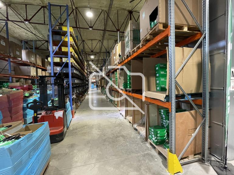 Entrepôt à vendre à Bazainville - 1 000 m²