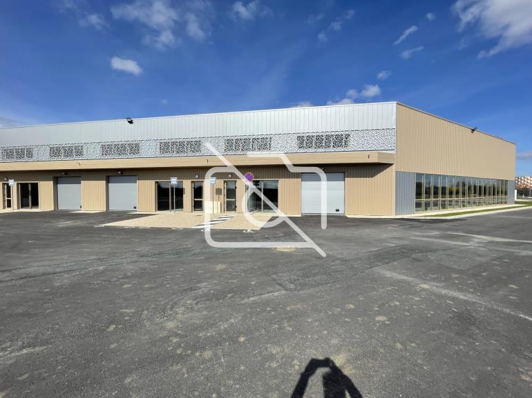 Entrepôt à vendre à Marolles-en-Hurepoix - 528 m²