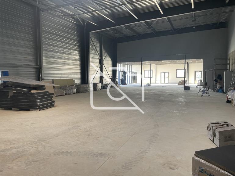 Entrepôt à louer à Villeneuve-sous-Dammartin - 1 517 m²