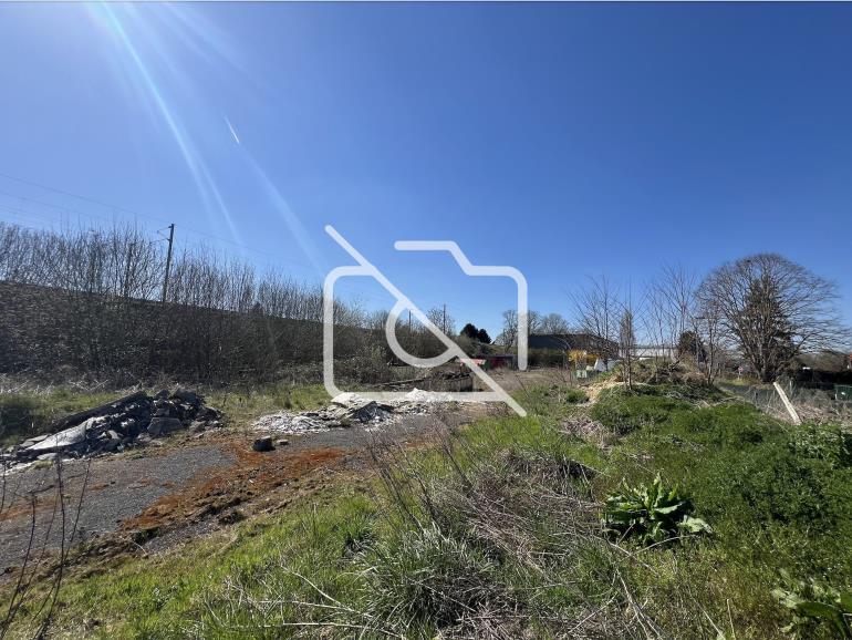 Terrain à louer à Saint-Germain-de-la-Grange - 2 800 m²