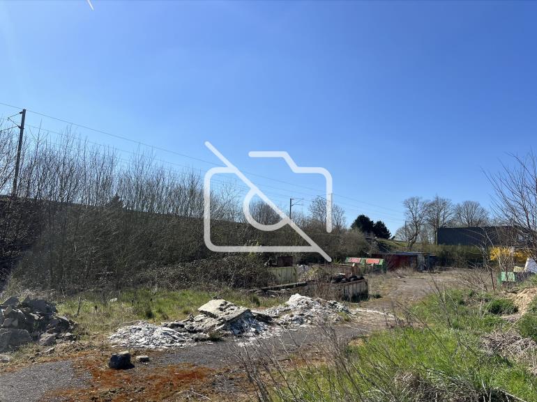 Terrain à louer à Saint-Germain-de-la-Grange - 2 800 m²