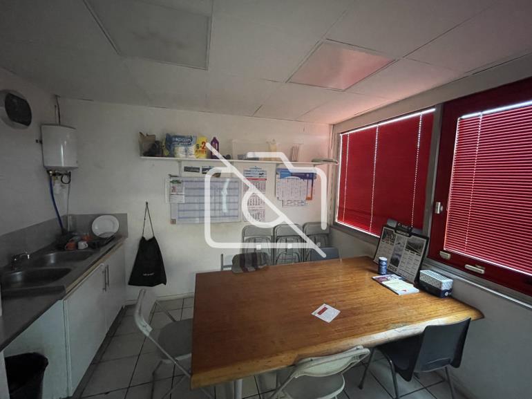 Entrepôt à vendre à Moissy-Cramayel - 406 m²