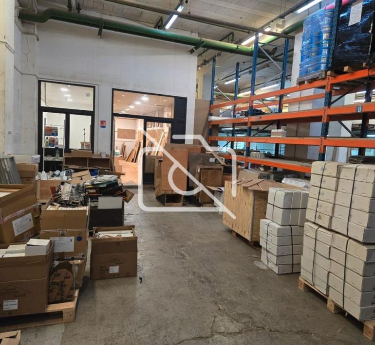 Entrepôt à louer à Bagnolet - 220 m²