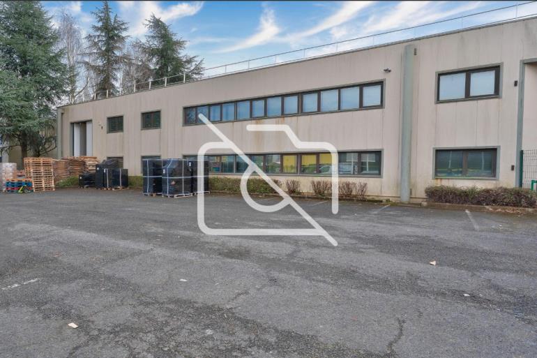 Entrepôt à louer à Pontault-Combault - 980 m²