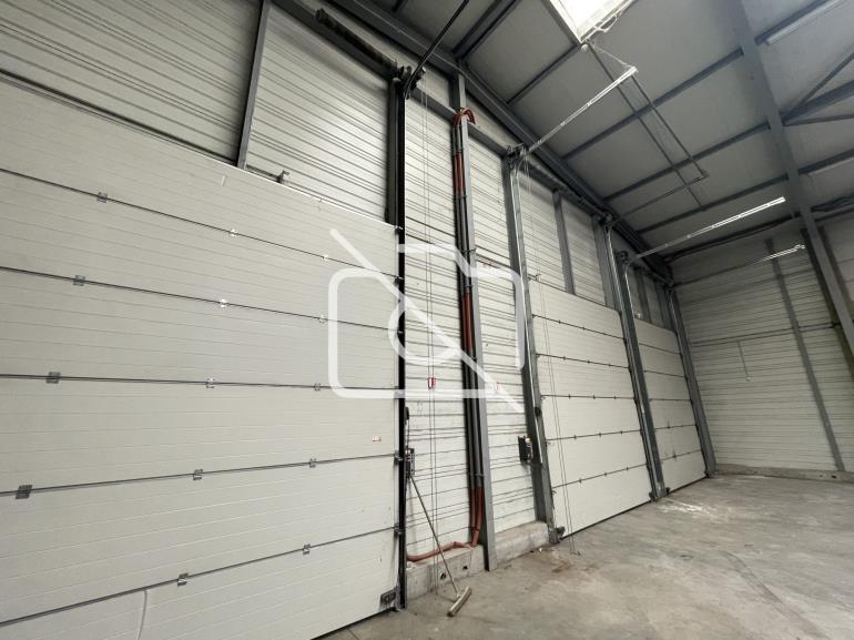 Entrepôt à louer à Le Thillay - 3 000 m²