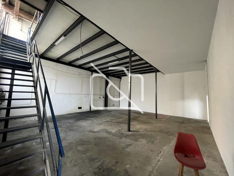 Entrepôt à louer à Bobigny - 1 000 m²