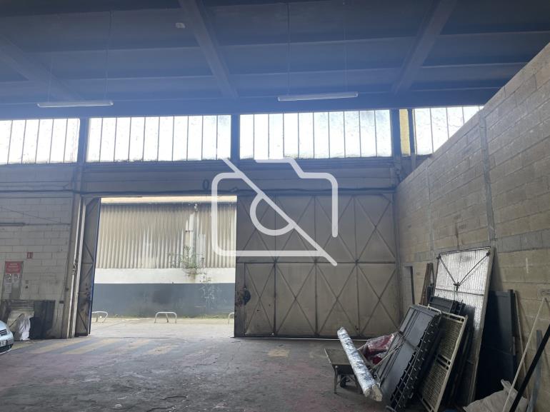 Entrepôt à louer à Bobigny - 1 000 m²
