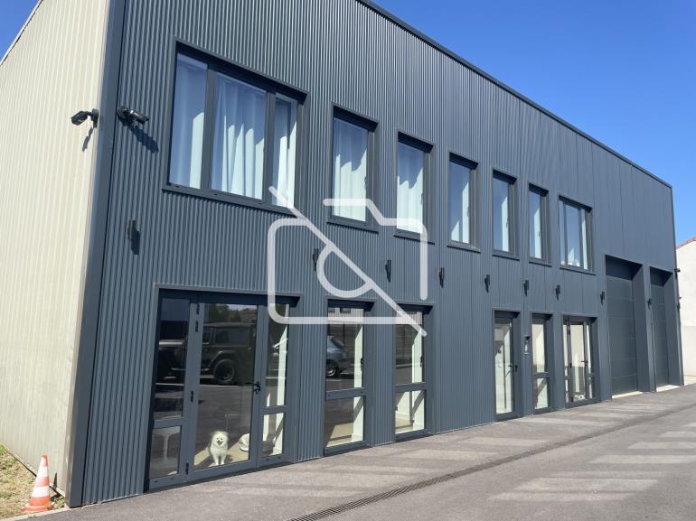Entrepôt à louer à Arpajon - 613 m²