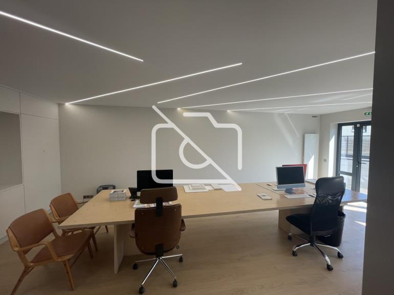 Entrepôt à louer à Arpajon - 613 m²