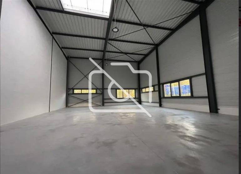 Entrepôt à louer à Bussy-Saint-Georges - 166 m²