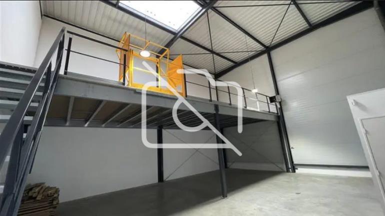 Entrepôt à louer à Bussy-Saint-Georges - 278 m²