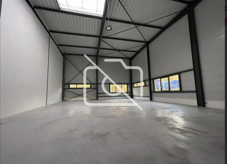 Entrepôt à louer à Bussy-Saint-Georges - 278 m²