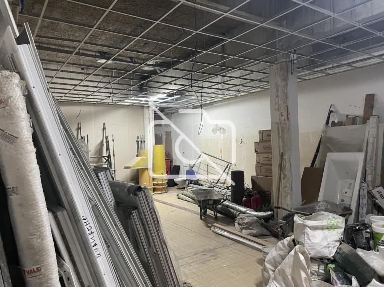Entrepôt à louer à Vitry-sur-Seine - 303 m²