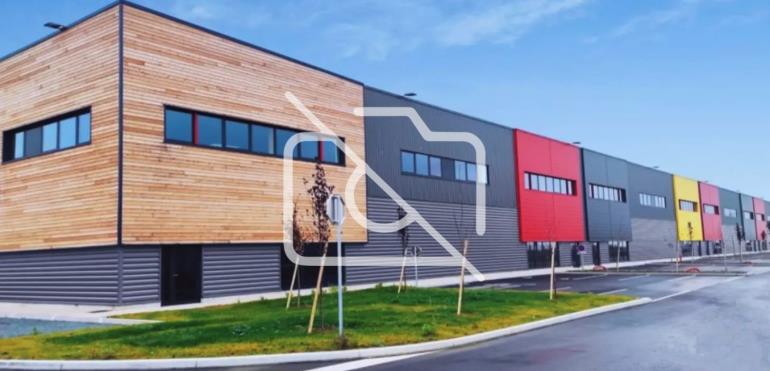 Entrepôt à louer à Louvres - 4 635 m²