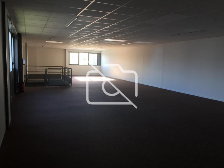 Entrepôt à louer à Morangis - 607 m²