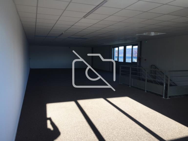 Entrepôt à louer à Morangis - 607 m²