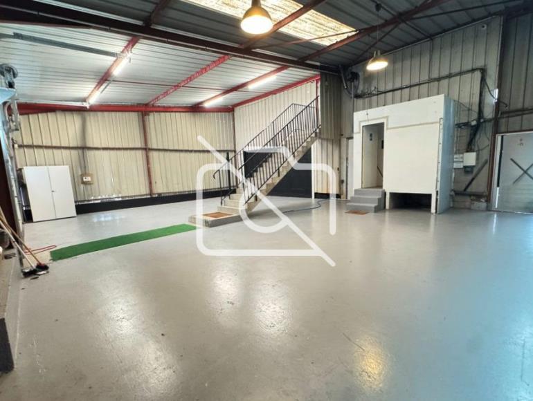 Entrepôt à louer à Morangis - 190 m²