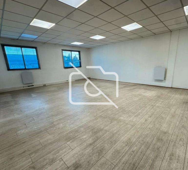 Entrepôt à louer à Morangis - 190 m²