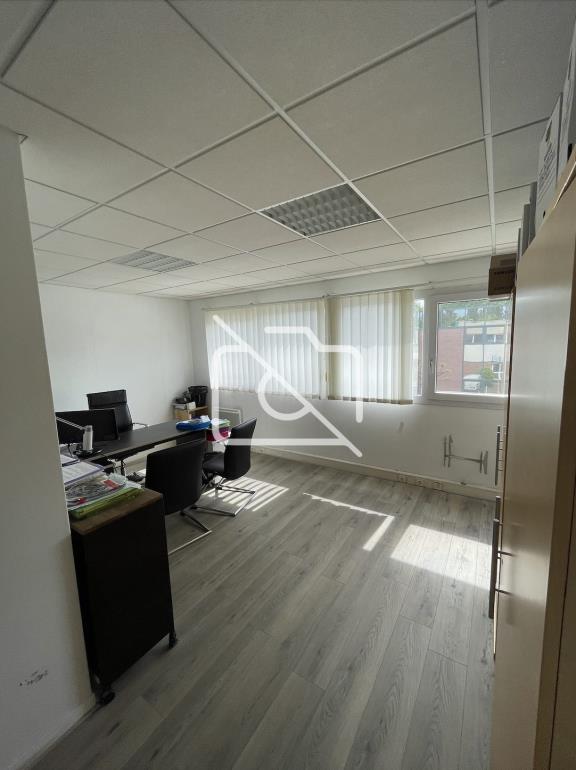 Entrepôt à louer à Trappes - 314 m²