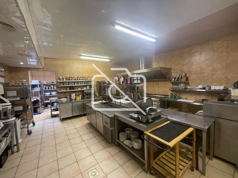 Entrepôt à vendre à Le Pin - 920 m²