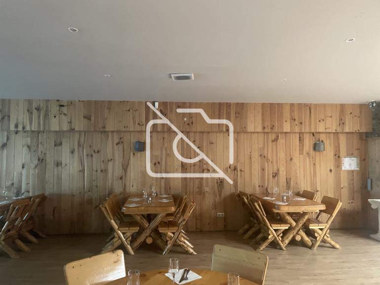 Entrepôt à vendre à Le Pin - 920 m²