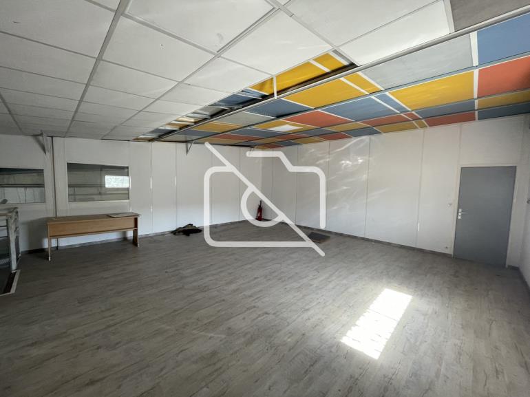 Entrepôt à louer à Brétigny-sur-Orge - 640 m²