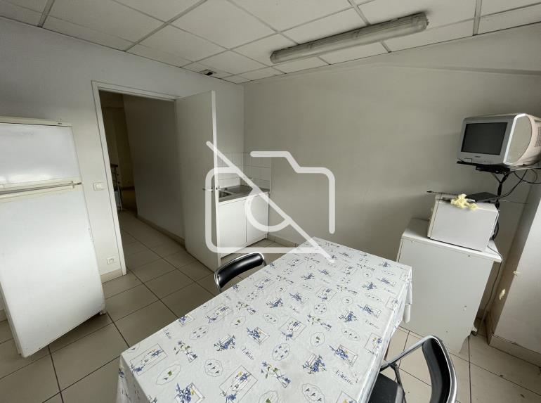 Entrepôt à vendre à Jouy-en-Josas - 640 m²