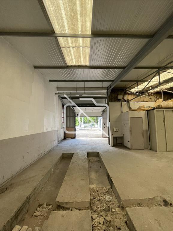 Entrepôt à vendre à Jouy-en-Josas - 640 m²