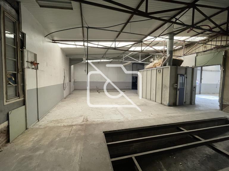 Entrepôt à vendre à Jouy-en-Josas - 640 m²