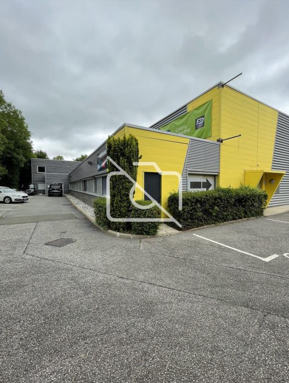 Entrepôt à louer à Trappes - 1 450 m²