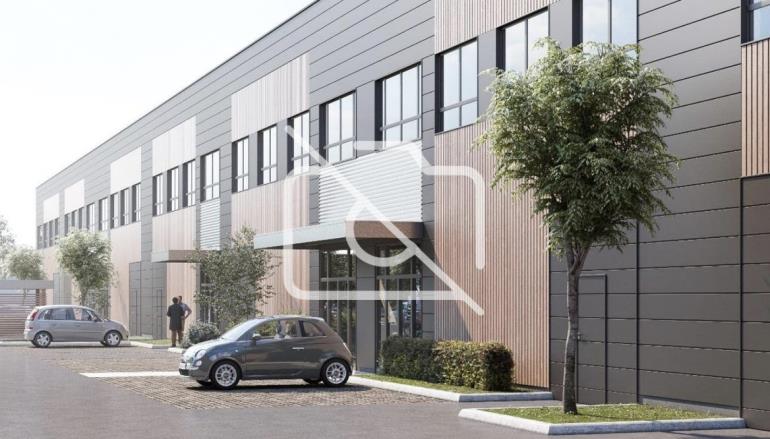 Entrepôt à louer à Trappes - 450 m²