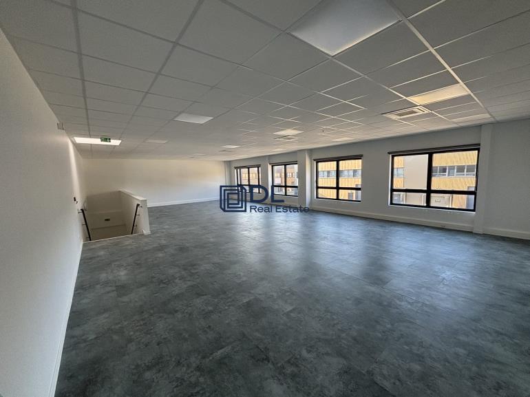 Entrepôt à louer à Trappes - 450 m²
