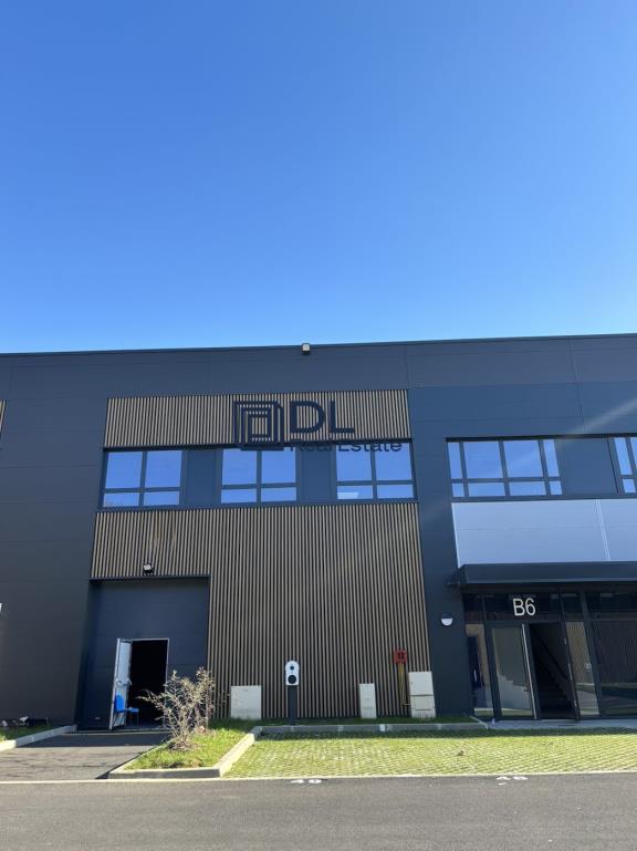Entrepôt à louer à Trappes - 450 m²
