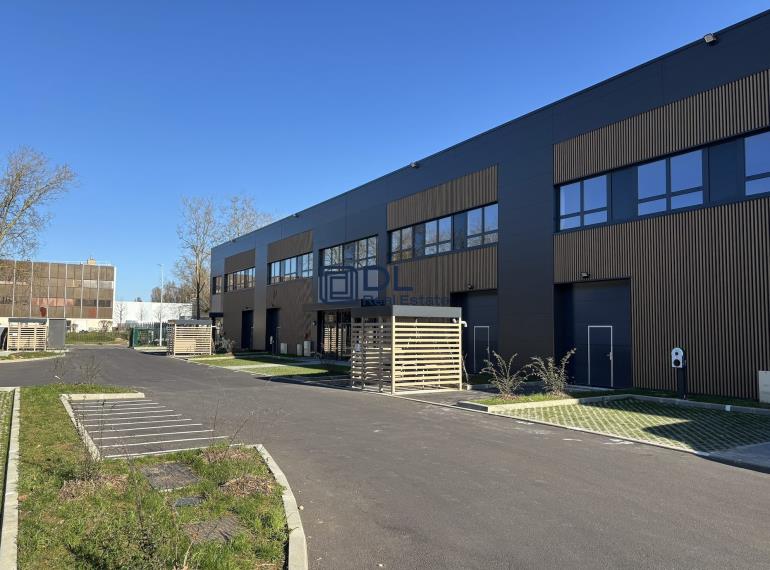 Entrepôt à louer à Trappes - 450 m²