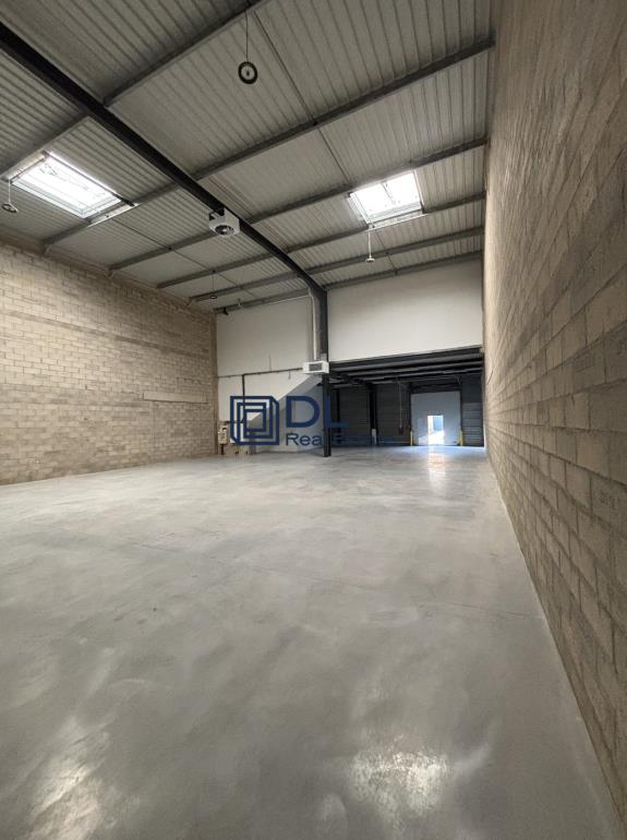 Entrepôt à louer à Trappes - 450 m²