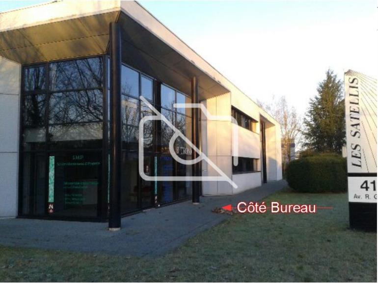 Entrepôt à louer à Buc - 316 m²