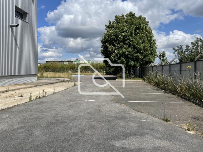 Entrepôt à louer à Gretz-Armainvilliers - 1 593 m²