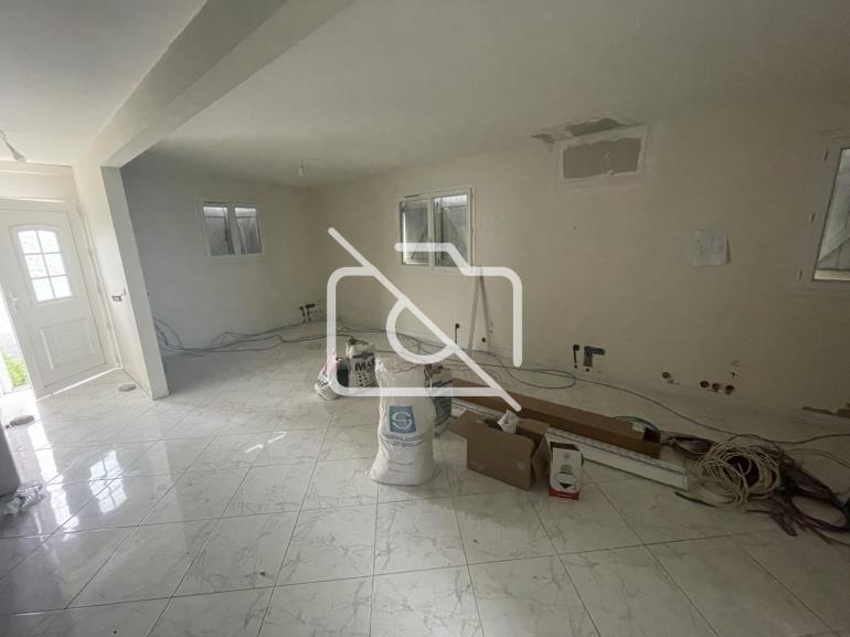 Entrepôt à louer à Ozoir-la-Ferrière - 410 m²