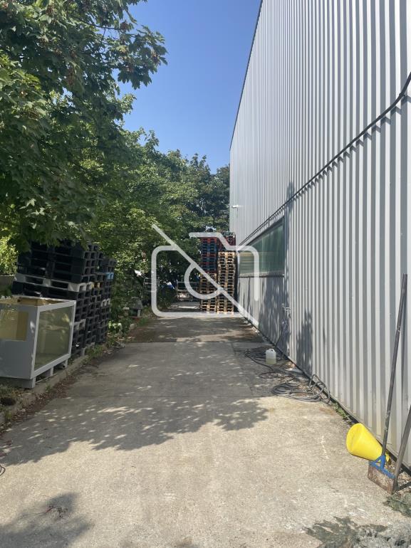 Entrepôt à louer à Bobigny - 1 750 m²