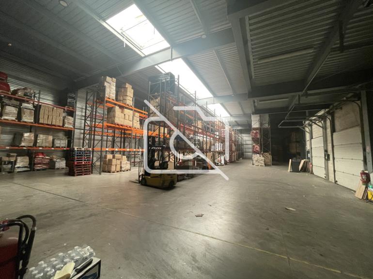 Entrepôt à louer à Bobigny - 1 750 m²