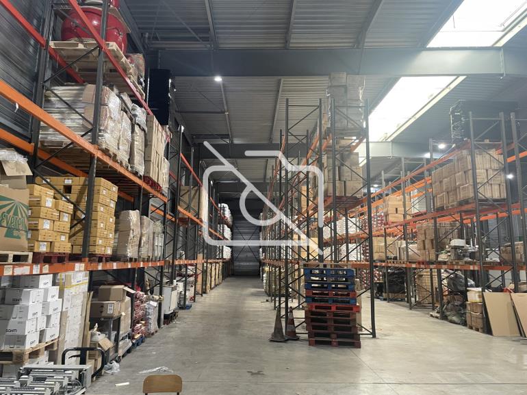 Entrepôt à louer à Bobigny - 1 750 m²