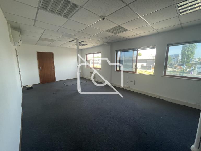 Entrepôt à louer à Meaux - 2 000 m²