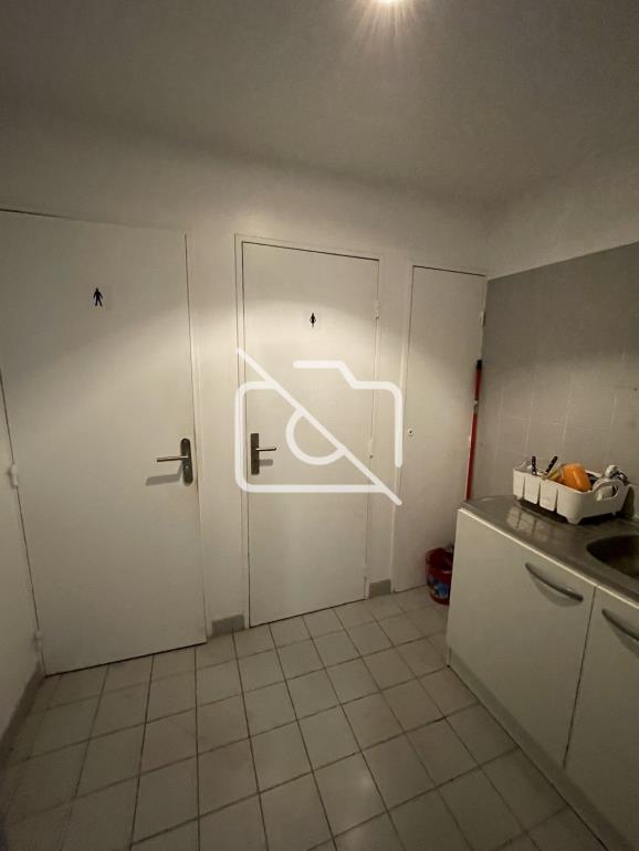 Entrepôt à louer à Voisins-le-Bretonneux - 265 m²