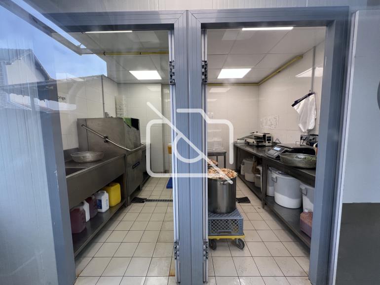 Entrepôt à vendre à Champigny-sur-Marne - 673 m²