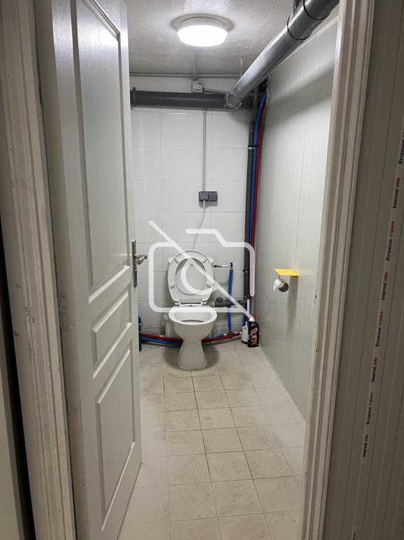 Entrepôt à vendre à Champigny-sur-Marne - 673 m²