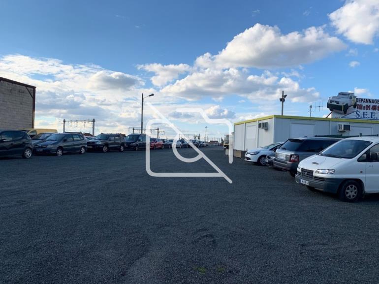 Terrain à louer à Villeneuve-le-Roi - 3 500 m²
